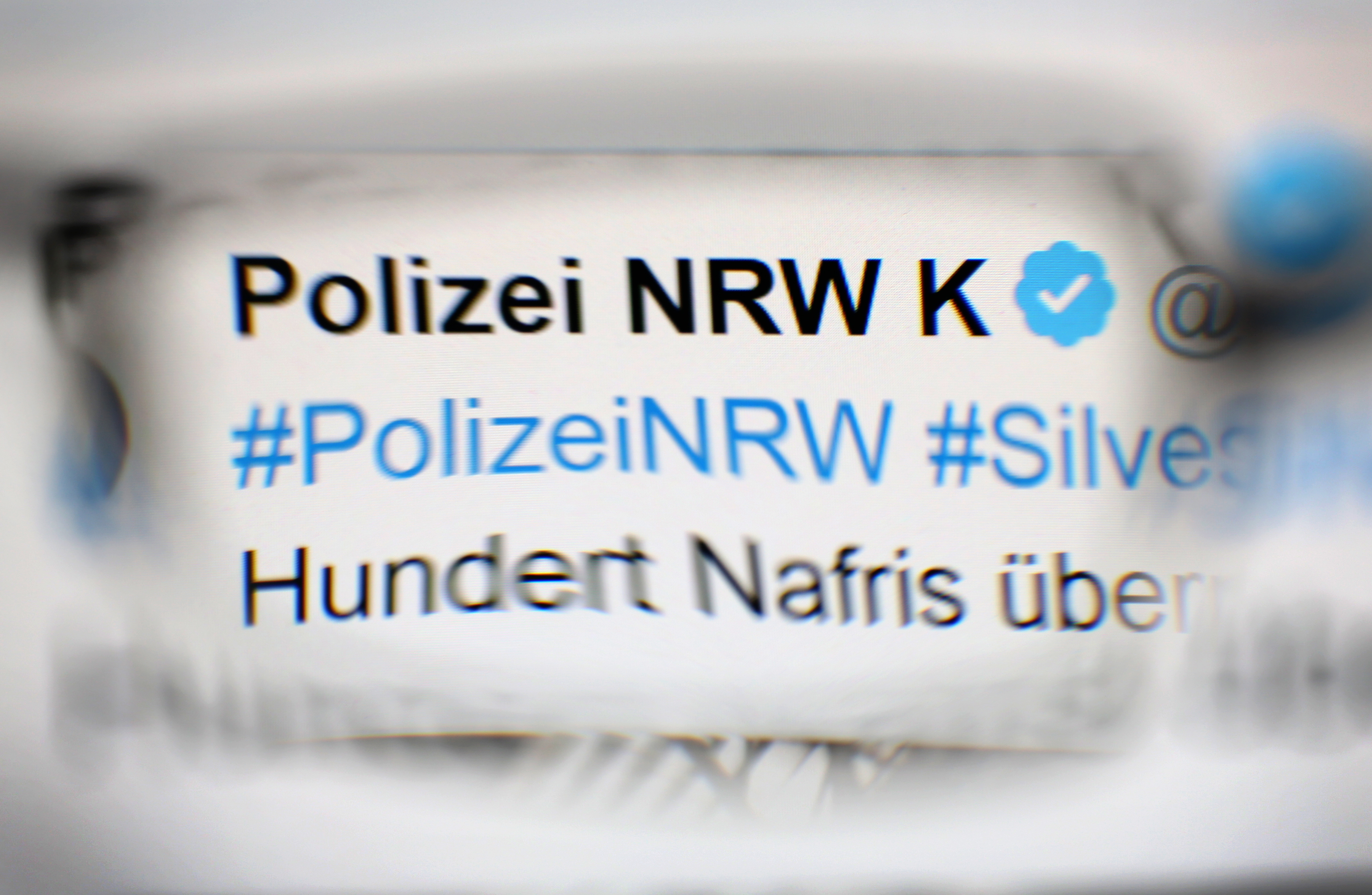 „Um Platz zu sparen“: Ist „Nafri“ rassistisch oder nicht?