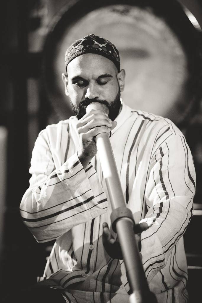 Ein Didgeridoo unter den Sufis