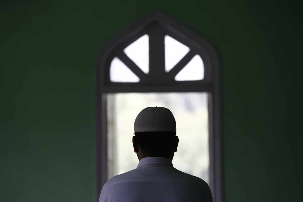 Tschechische Islamgegner stellen Toilette vor saudische Botschaft