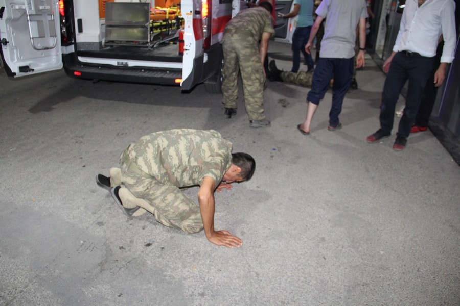 Hunderte Mehmetcik durch Iftar-Mahlzeit vergiftet