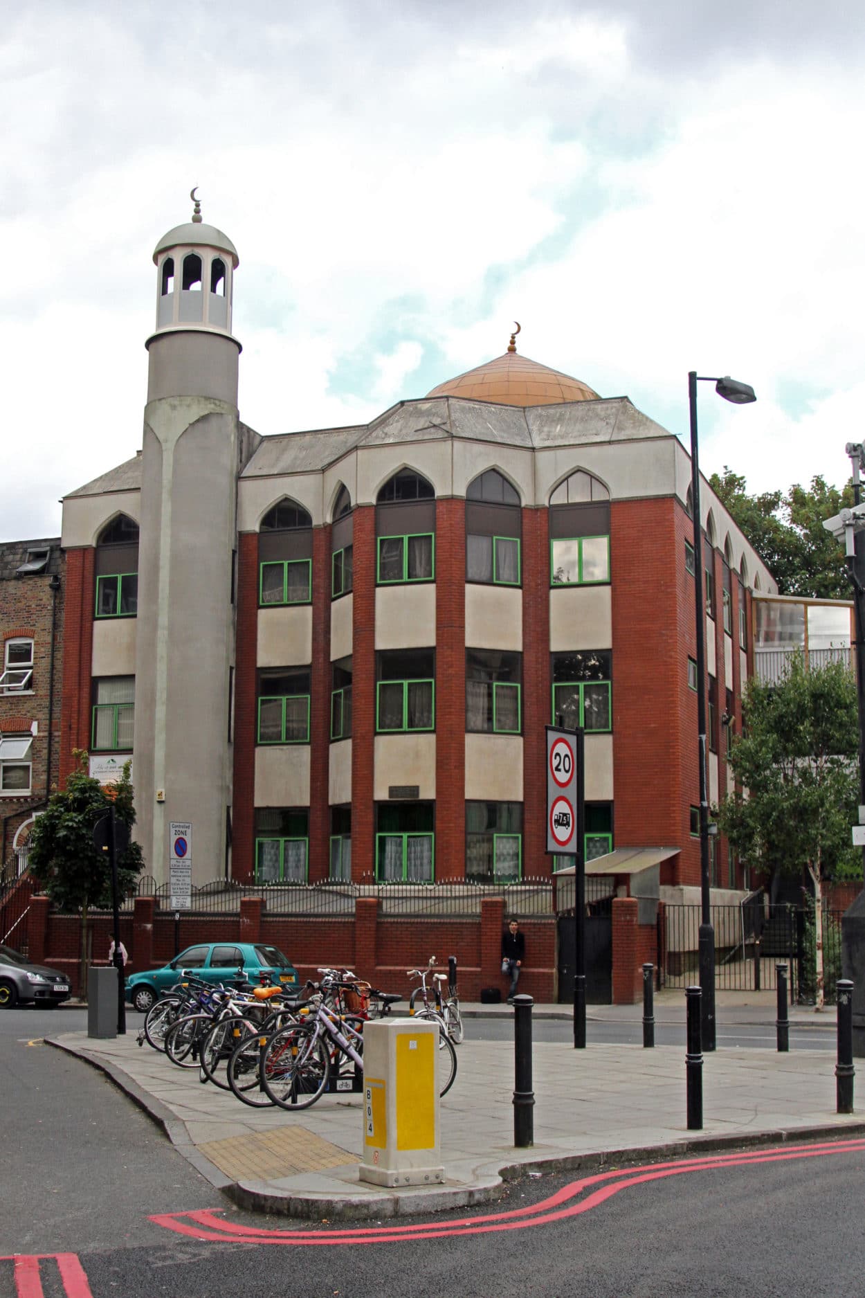 Terror in London: Minivan rast in Fußgänger vor Moschee 