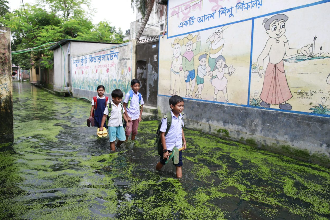 Überschwemmungen in Südasien: Zahl der Toten auf über 300 gestiegen