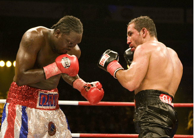 Fırat Arslan boxt in Stuttgart um WM-Chance