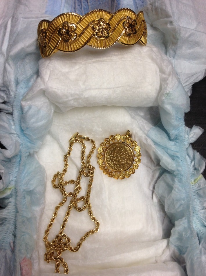 An Kreativität nicht zu überbieten: Zoll entdeckt Goldschmuck in Babywindel aus Türkei