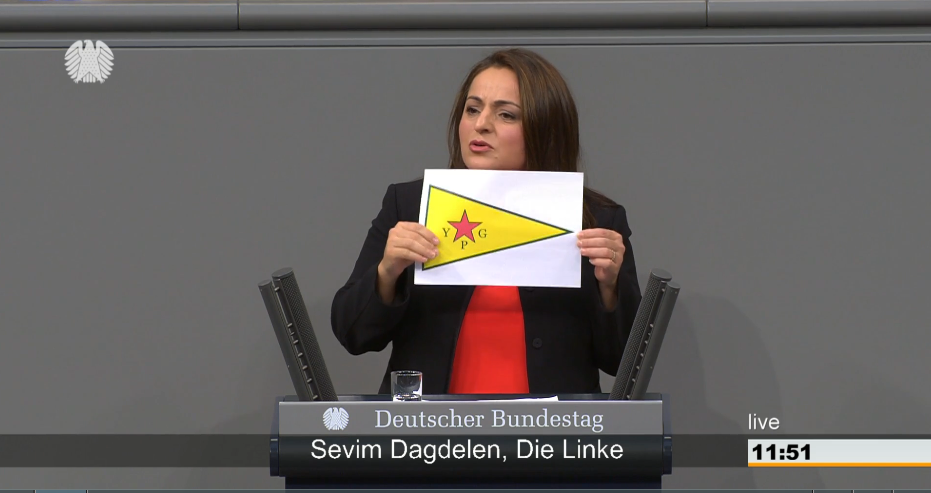 Twitter-Foto mit PKK-Fahne – Linken-Politikerin Özdemir vor Gericht