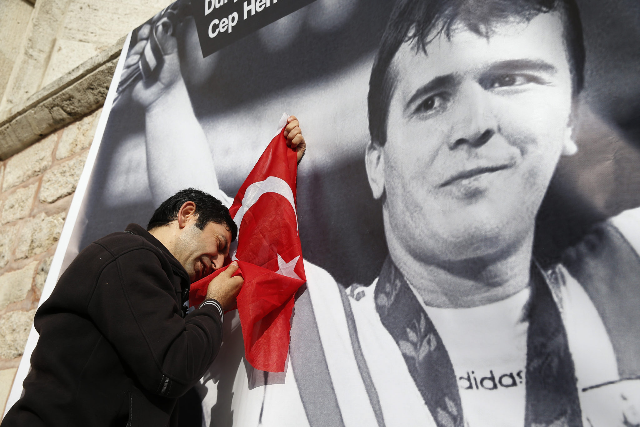 Türkischer Gewichtheber-Olympiasieger Süleymanoglu stirbt mit 50