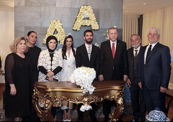 Arda heiratet Aslihan: Erdogan als Trauzeuge