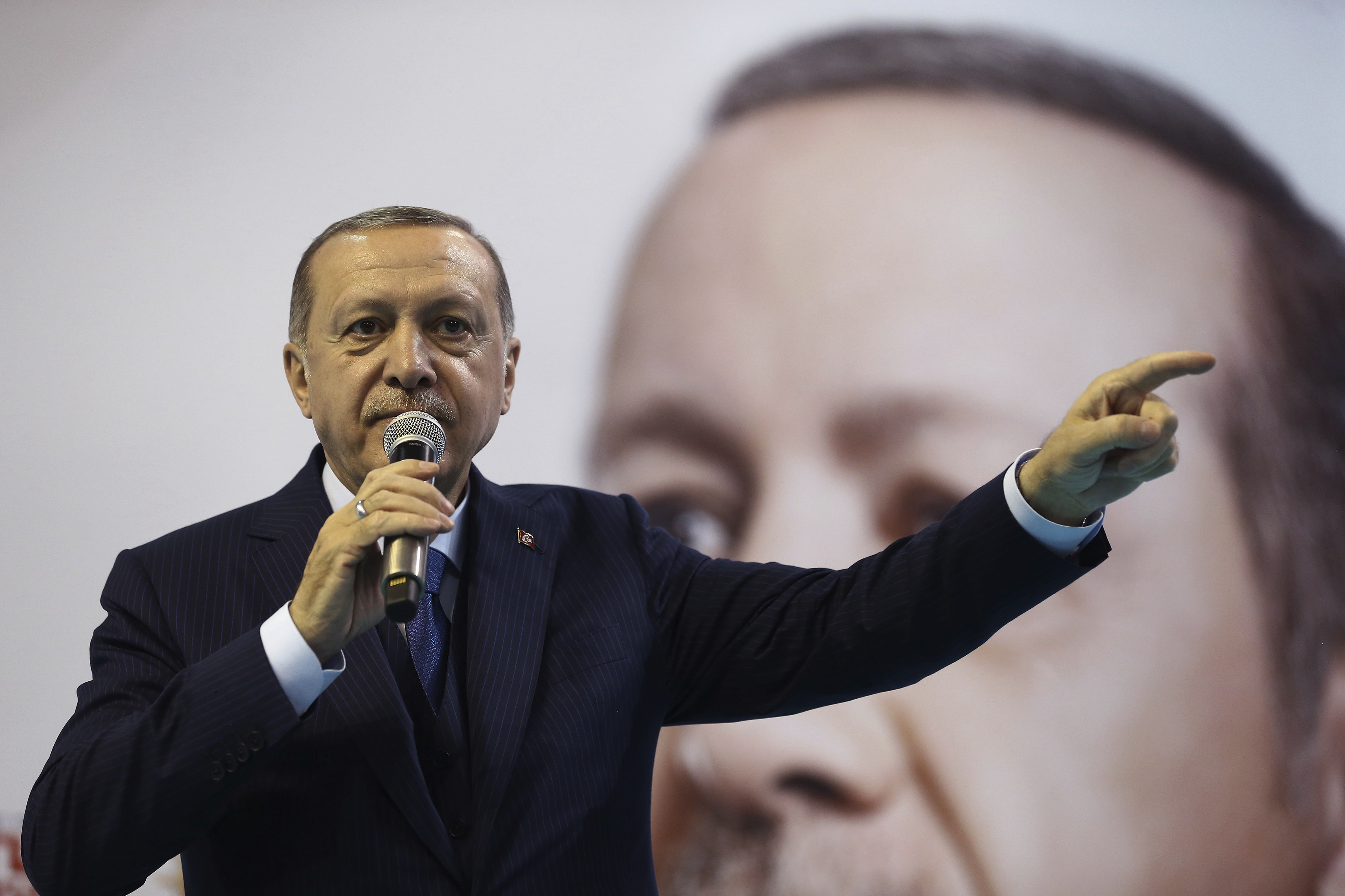 „Moderne Verschwörungstheorie“: Bundesregierung widerspricht Erdoğans Darstellung des Gülen-Netzwerks