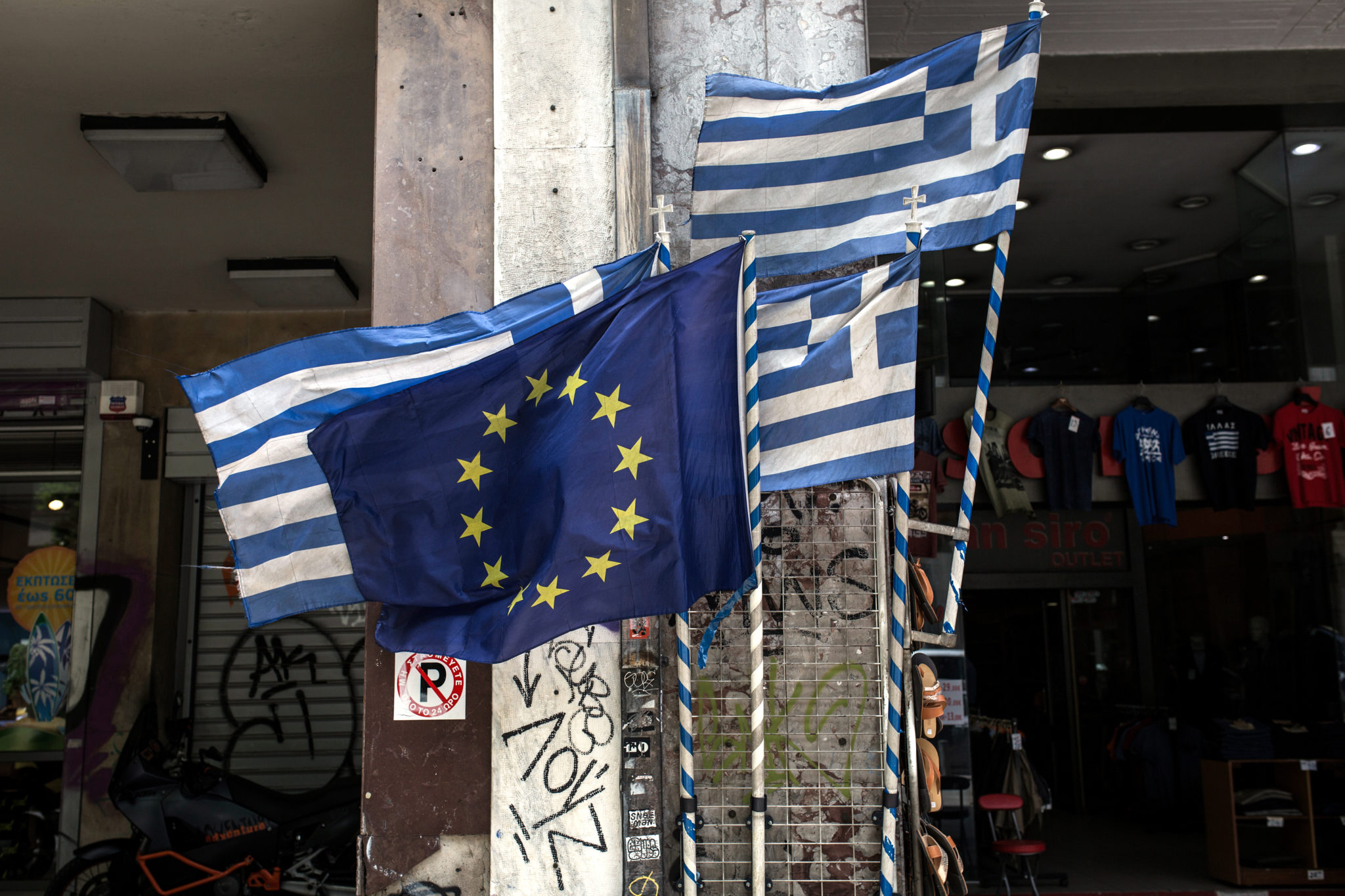 Bundestag stimmt weiteren Hilfen für Griechenland zu
