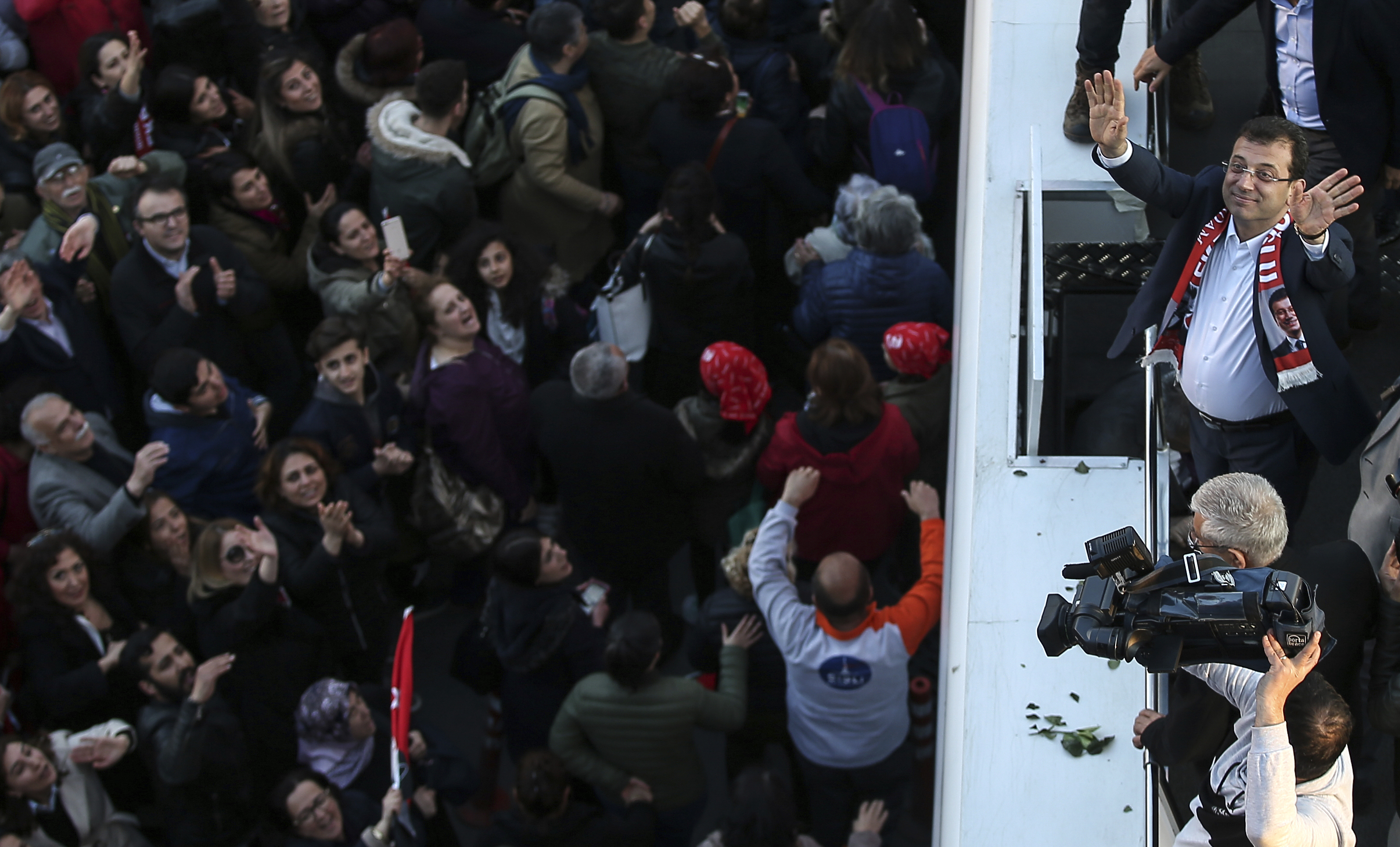 Zwei Wochen nach Wahl: Imamoğlu zum Bürgermeister von Istanbul ernannt
