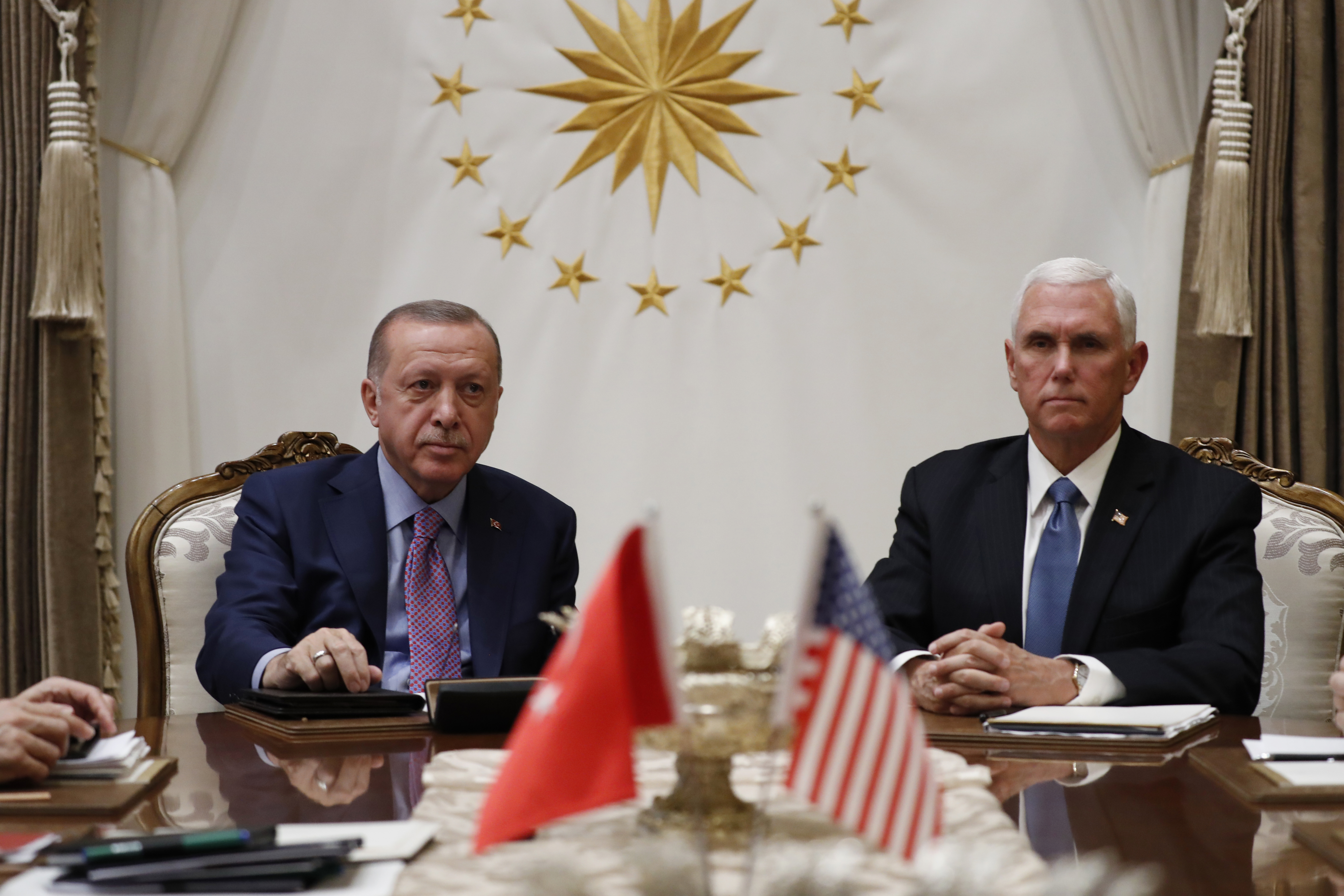 USA fordern Waffenruhe in Nordsyrien – Pence verhandelt mit Erdoğan