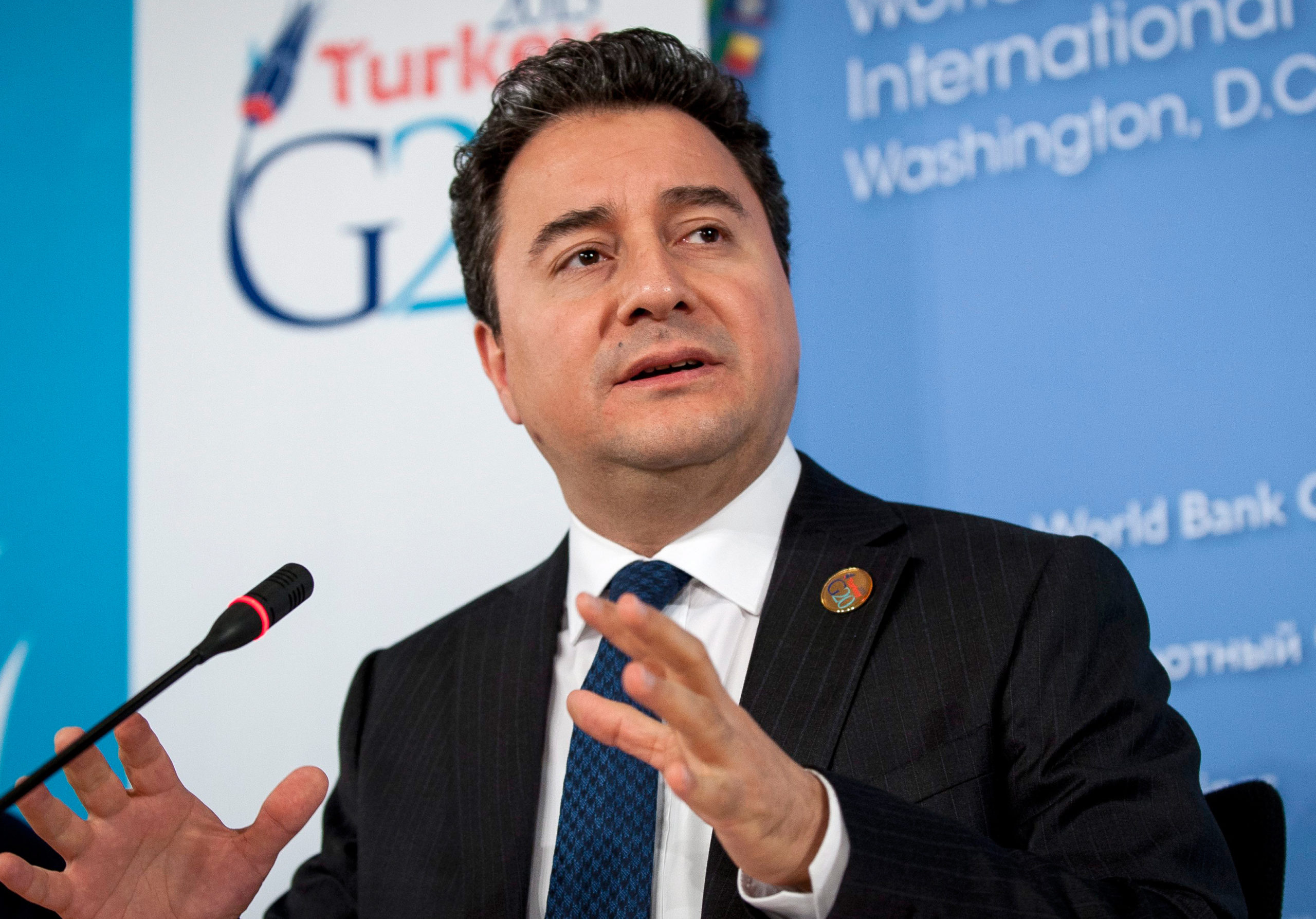 Atmosphäre der „Unterdrückung“: Weiteres AKP-Gründungsmitglied ruft Partei ins Leben