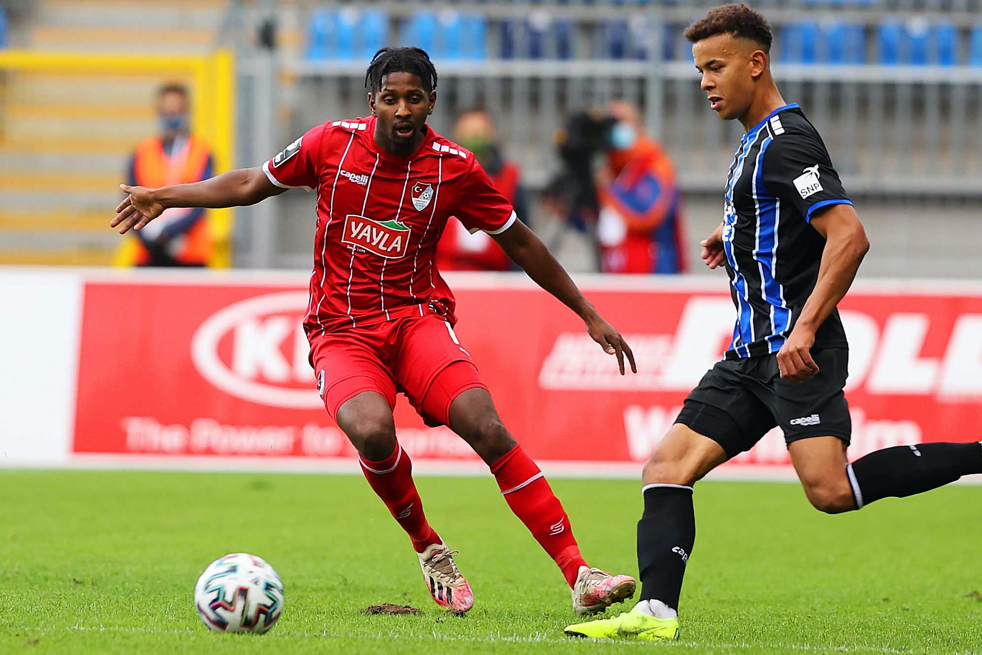 Neonazis hetzen gegen Türkgücü – Ömer Toprak und Co. gemeinsam gegen Hass