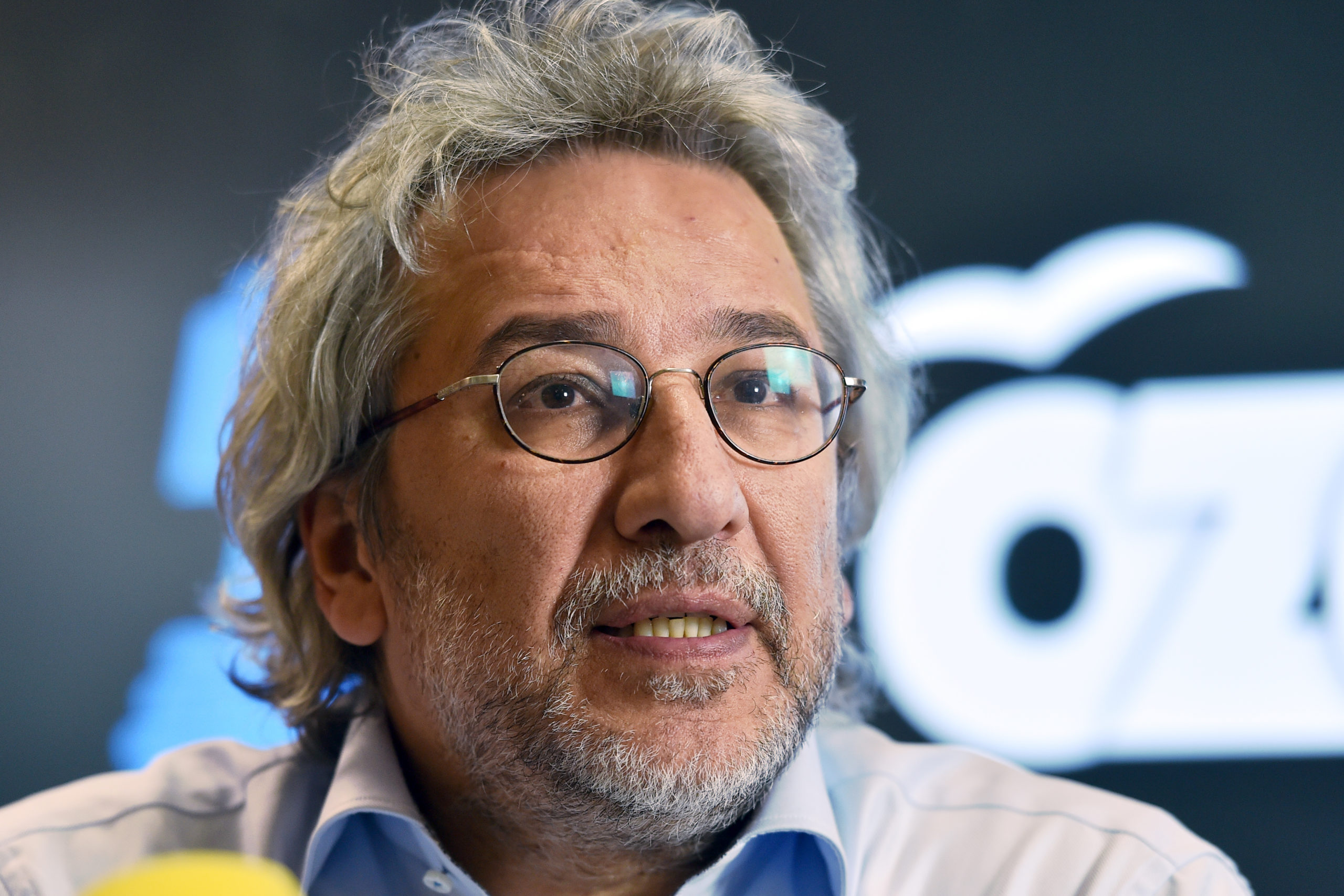 Mehr als 27 Jahre Haft für Can Dündar: Muss er wieder in die Türkei?