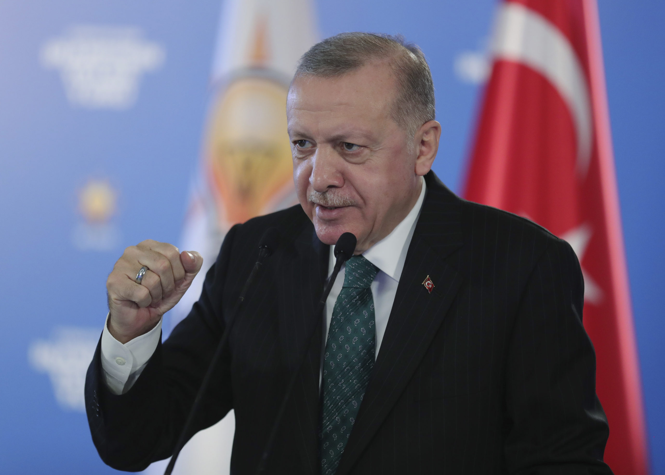 Die 128 Milliarden Dollar-Frage: Erdoğan gerät immer mehr unter Druck