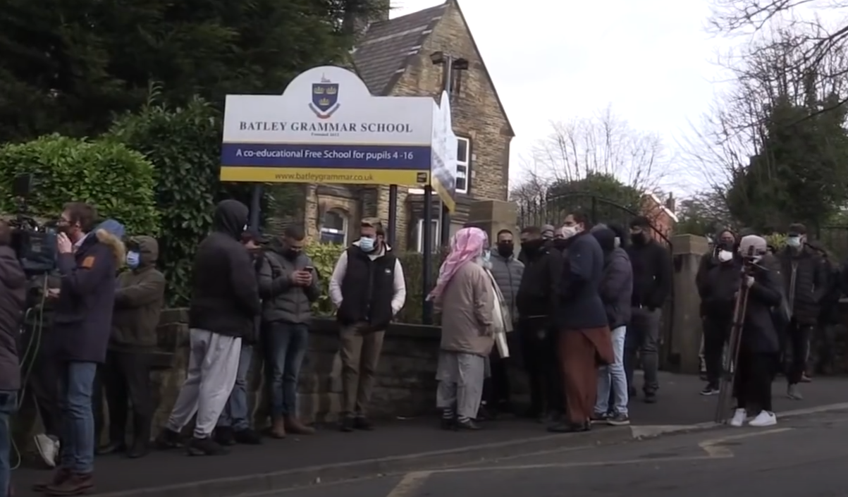 Zeichnungen über den Propheten Muhammad: Proteste gegen Lehrer in London