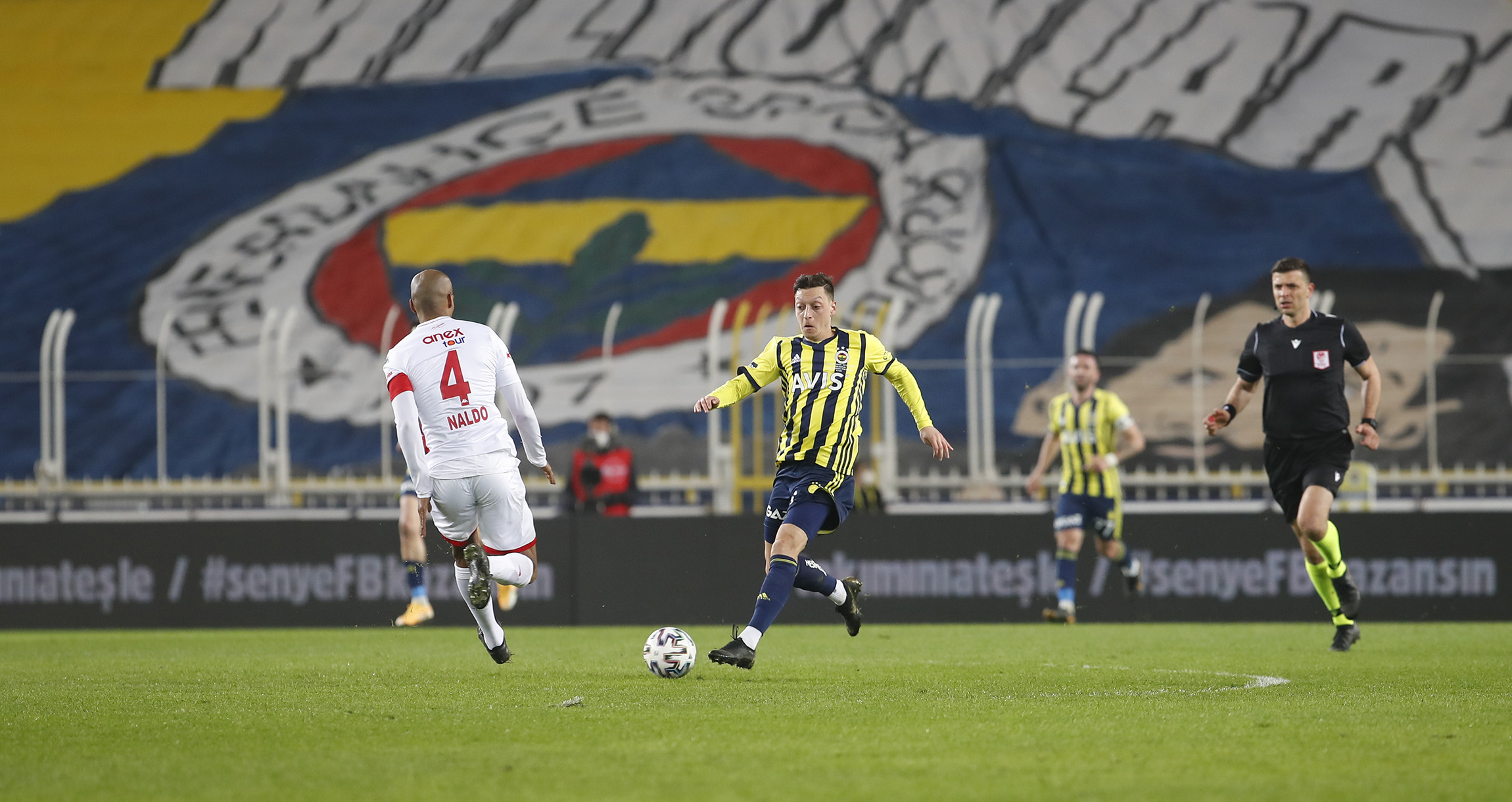 Fenerbahçe verliert wichtige Punkte und Özil