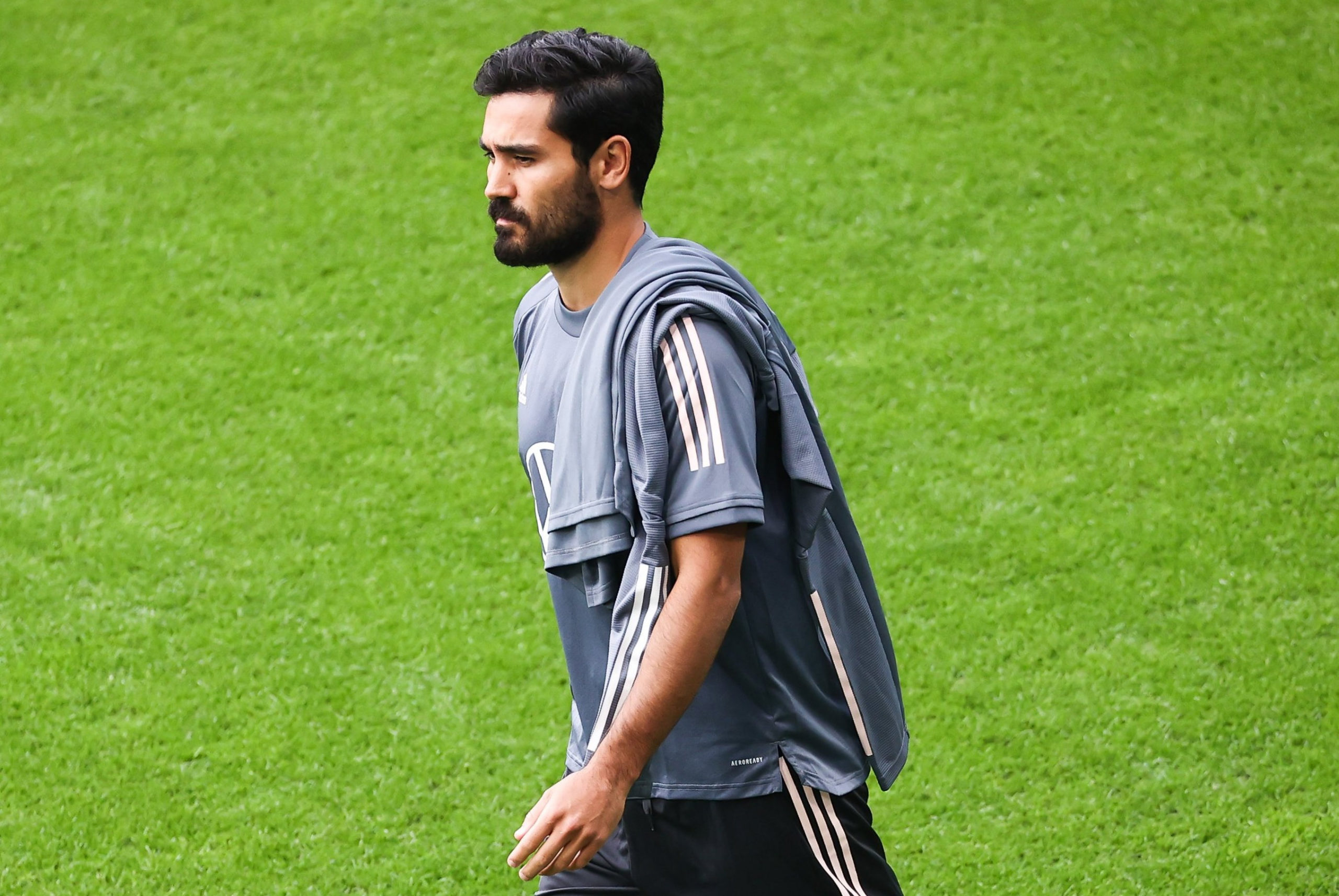 Gündoğan über Dasein als Fußballer: „Wir leben in keiner Blase des Glücks“