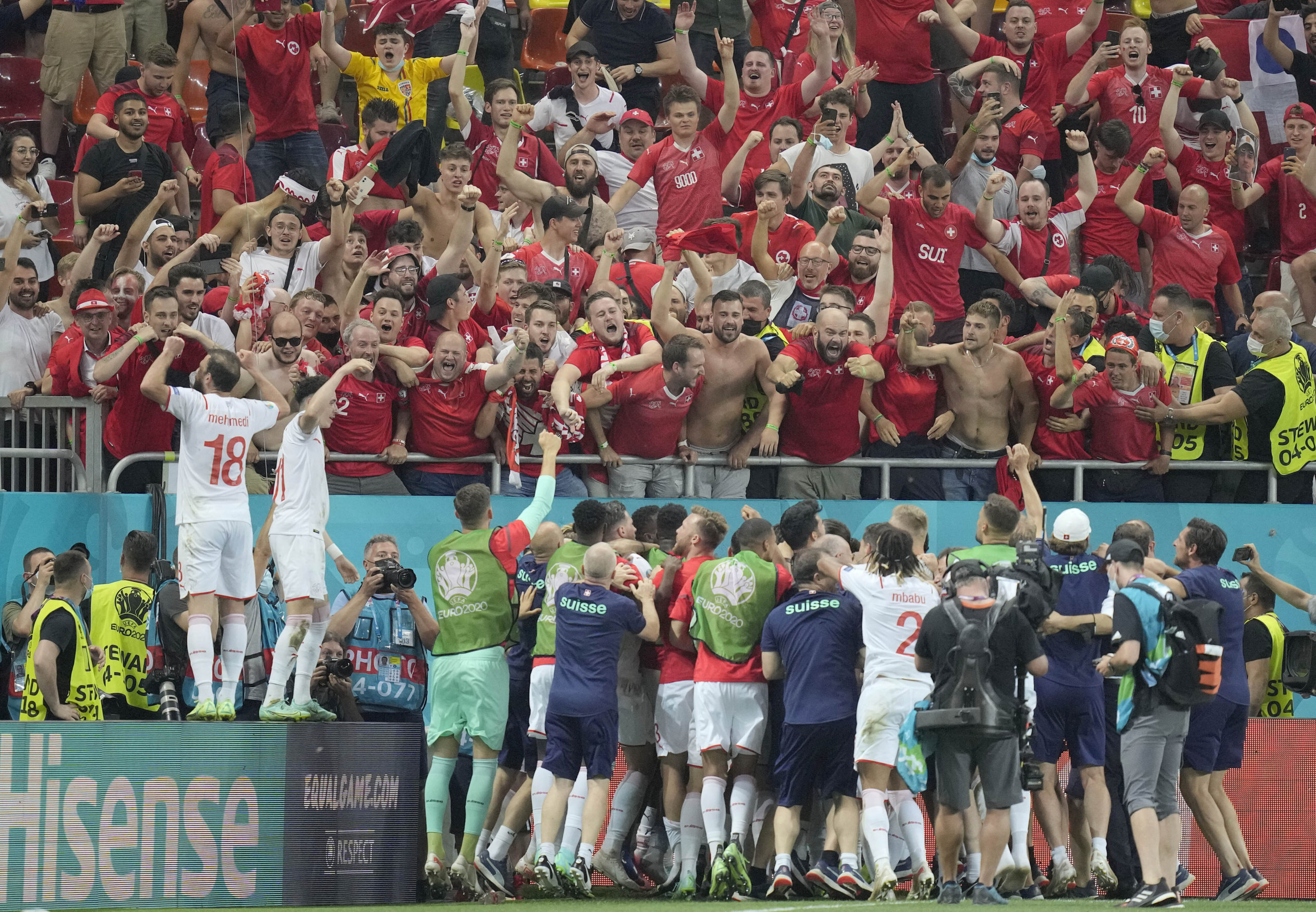 Beide Türkei-Gegner weiter: Italien und Schweiz im Viertelfinale