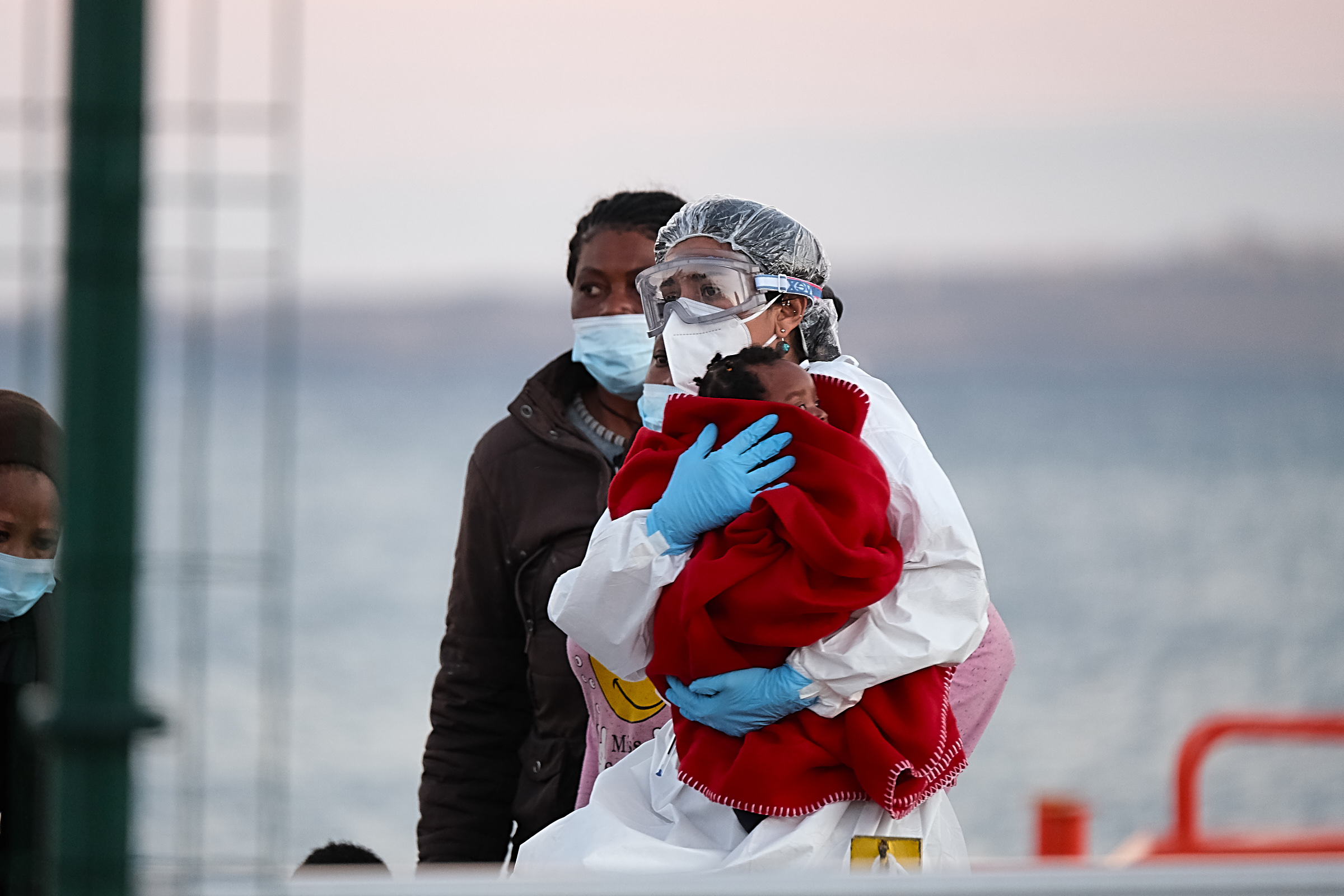 Rund 11.000 Migranten warten auf Visa-Termin für Familiennachzug