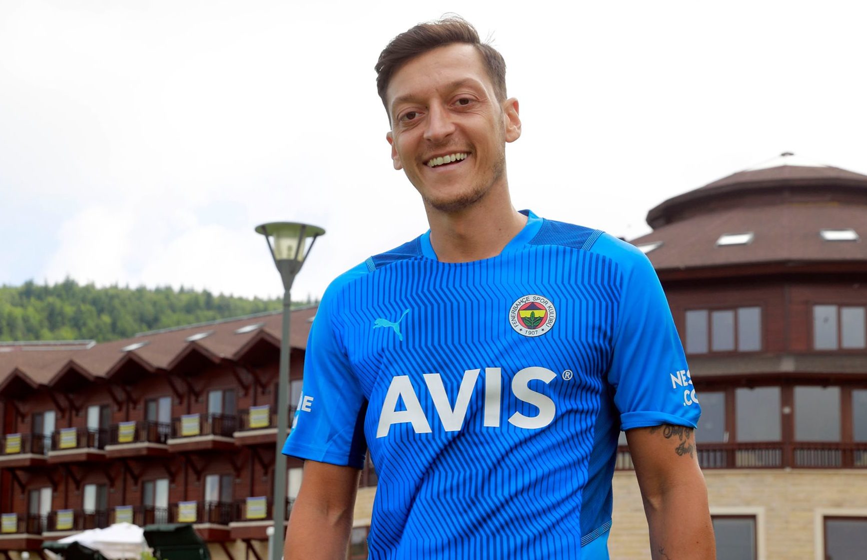 Özil wirbt um Respekt für Englands Bukayo Saka