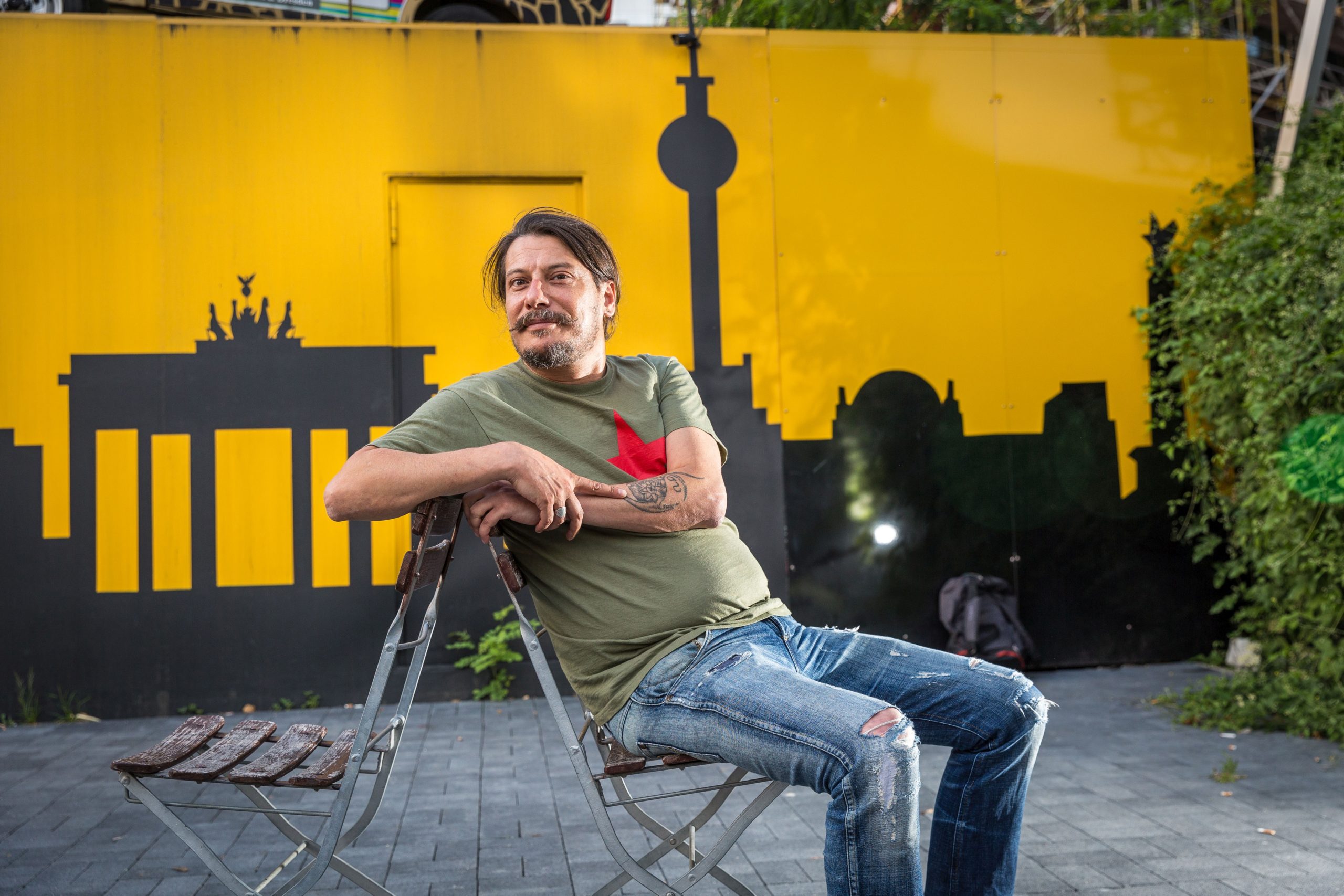 Exil-Journalist Erk Acarer mitten in Berlin angegriffen