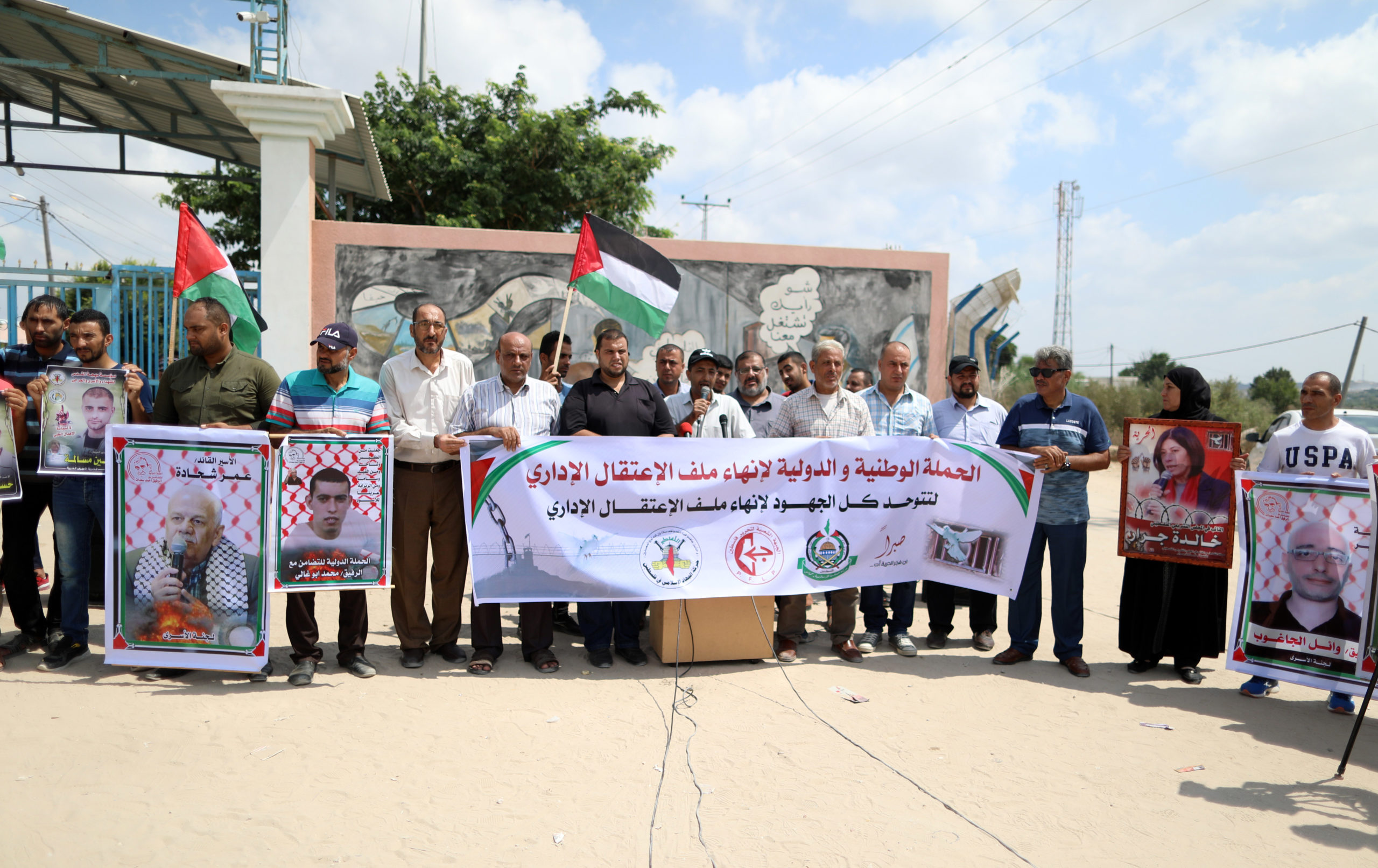 Nach Konfrontationen am Grenzzaun: Israel greift Gaza an