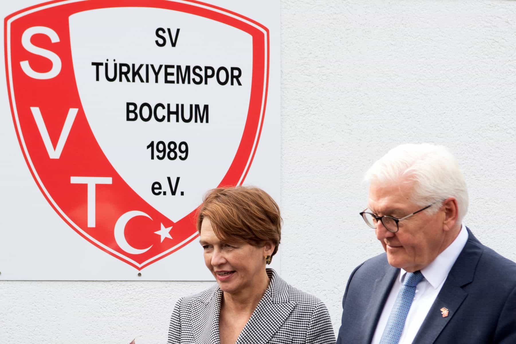 Deutsch-türkische Arbeiter und Fußballer treffen Präsident Steinmeier