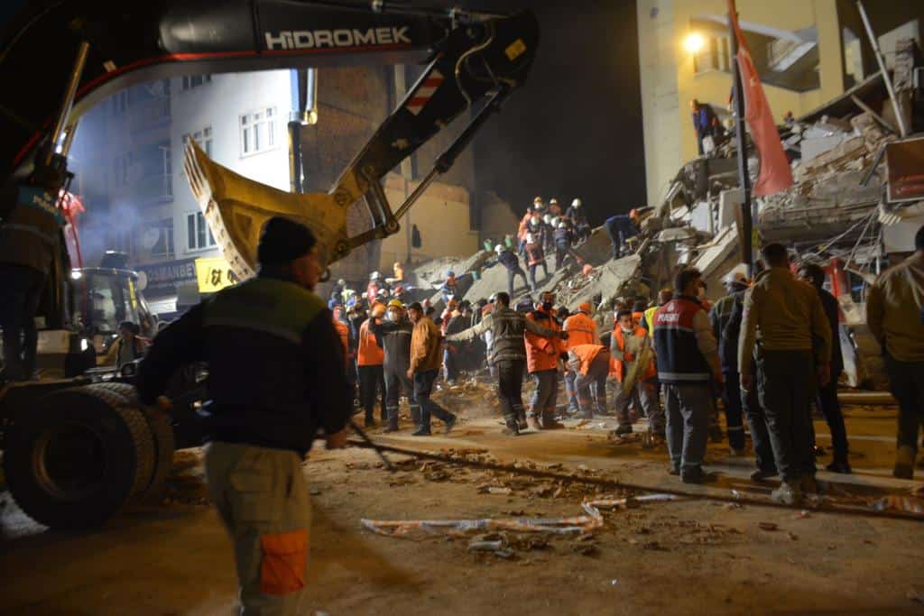 Gebäude in Malatya eingestürzt, mehrere Menschen in Trümmern vermisst