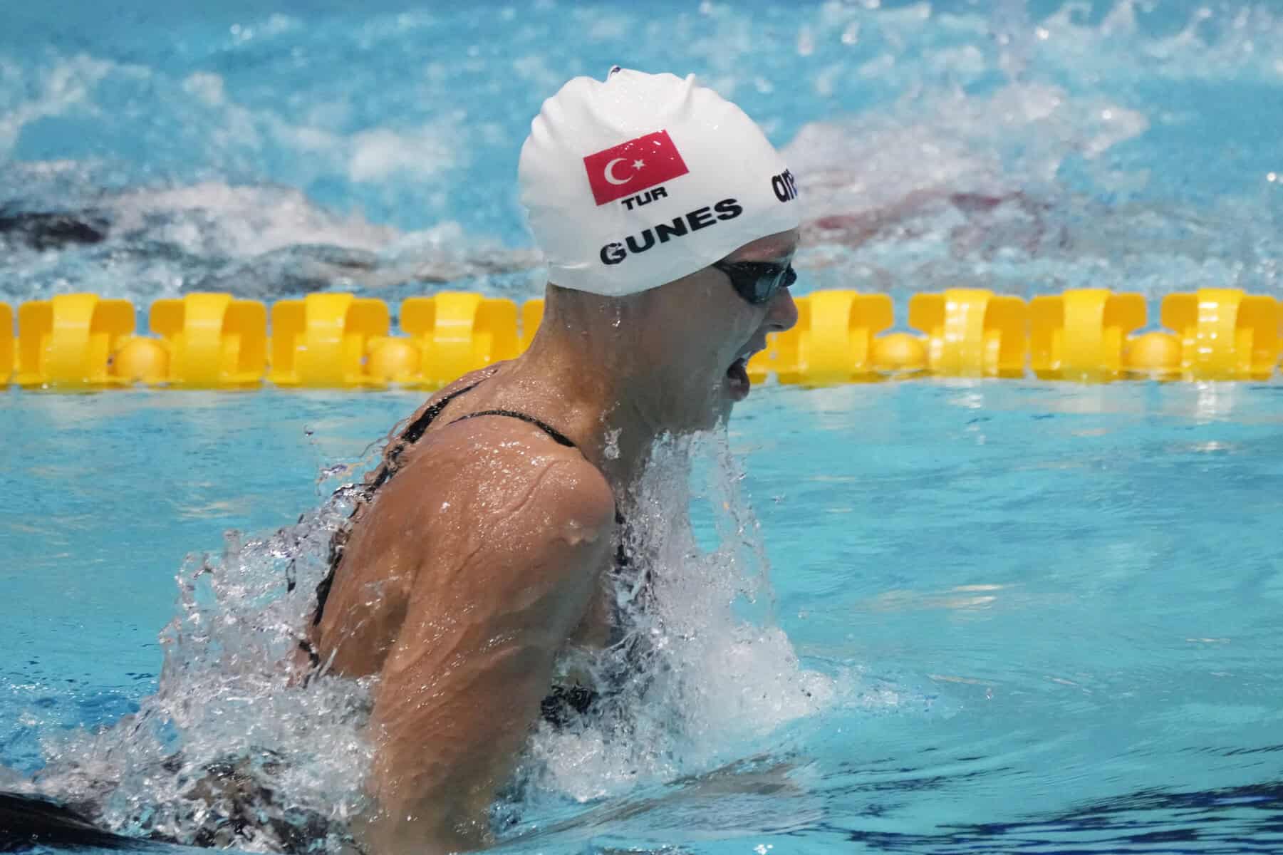 Schwimmerin Viktoria Zeynep Güneş holt Goldmedaille