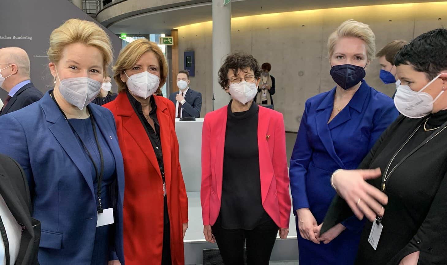 Steinmeier bleibt Präsident – Plädoyer für Demokratie und Appell an Putin