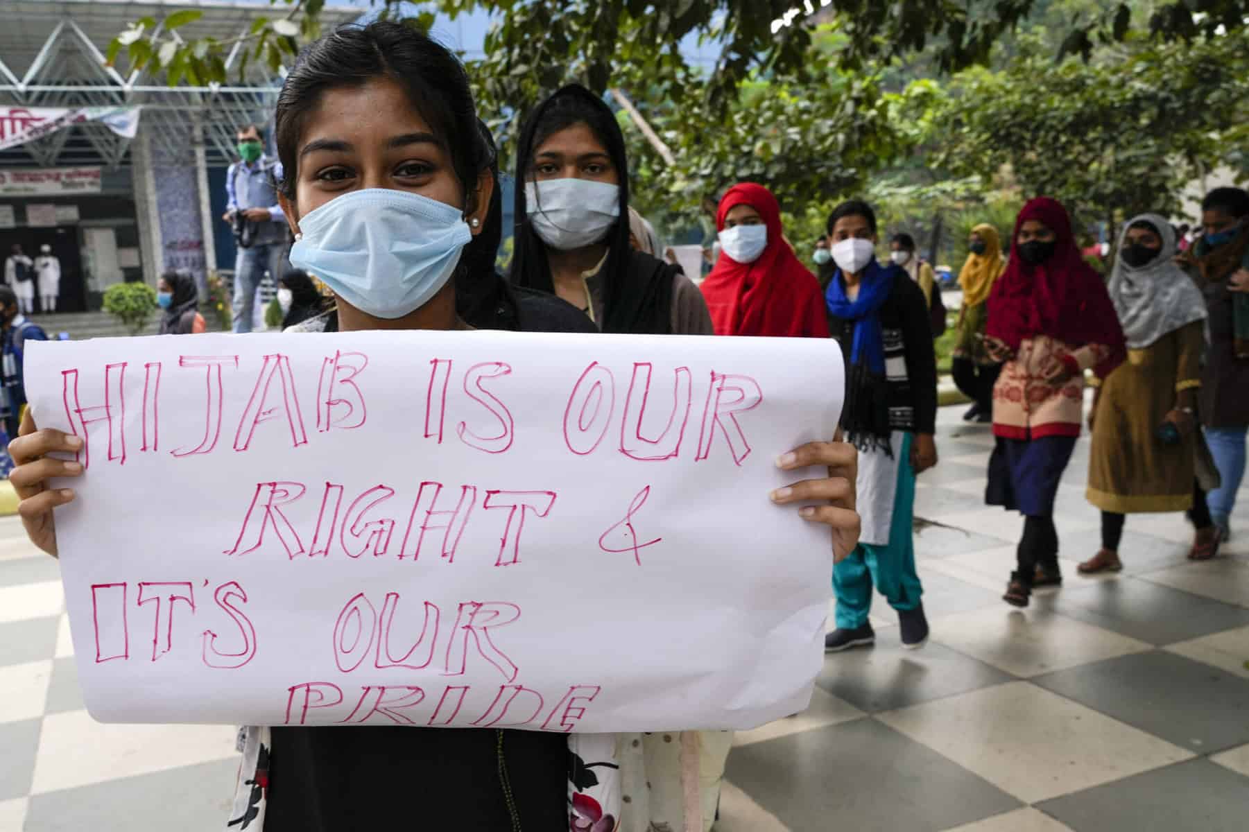 Indien: Streit um Kopftuch-Verbot in Klassenzimmern eskaliert