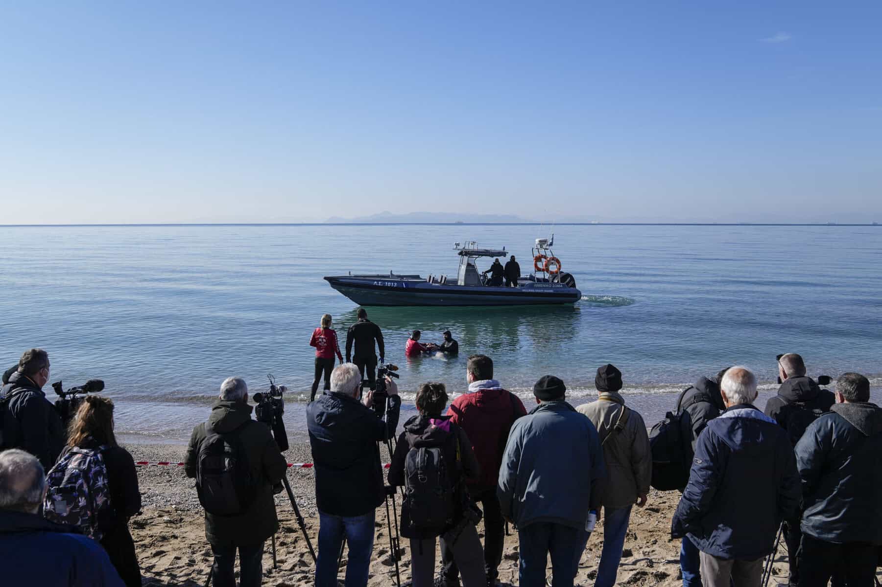 Geflüchtete ins Meer geworfen? Griechenland dementiert