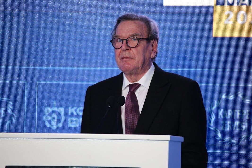 Schröder in Kocaeli: Krieg „Konsequenz politischen Versagens“