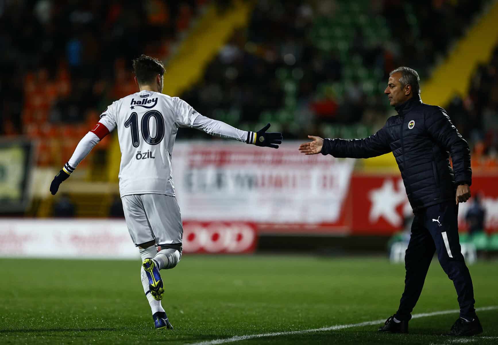 War’s das? Fenerbahçe verbannt Mesut Özil