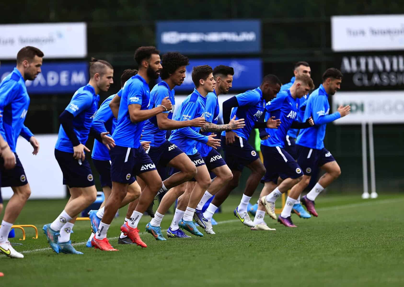 Özil-Berater: Ex-Weltmeister will bei Fenerbahçe bleiben