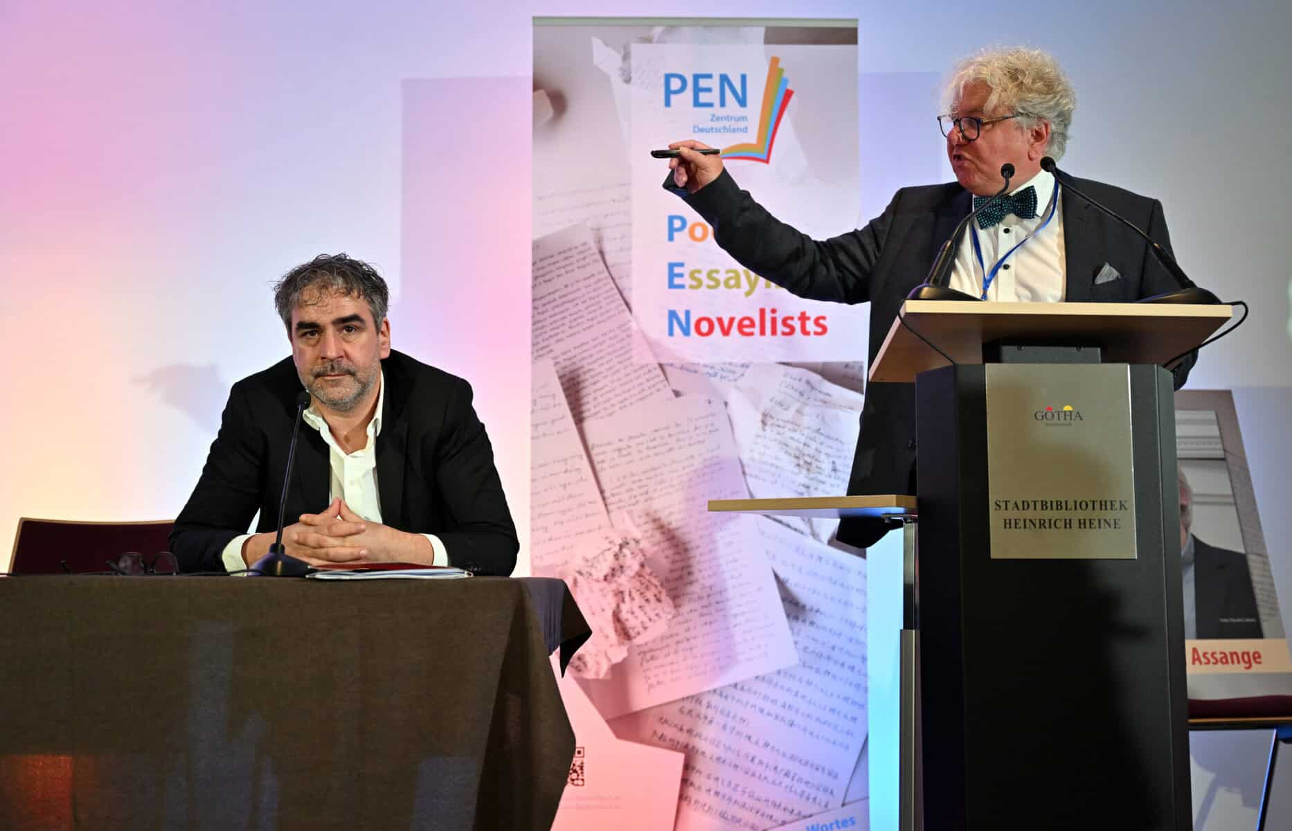 „Bratwurstbude“: Deniz Yücel schmeißt als PEN-Präsident hin