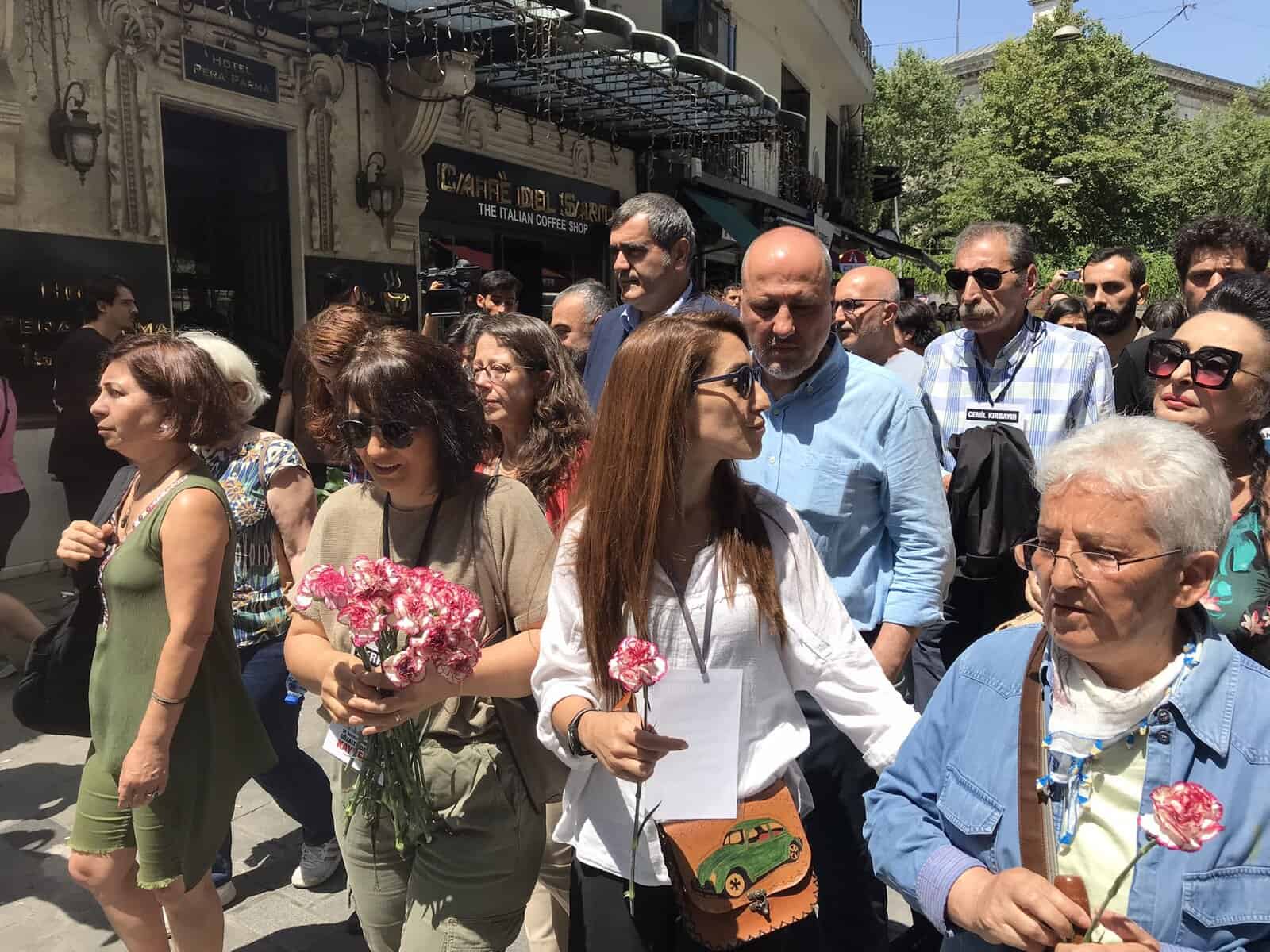 900. Woche: Samstagsmütter suchen Söhne – und werden verhaftet