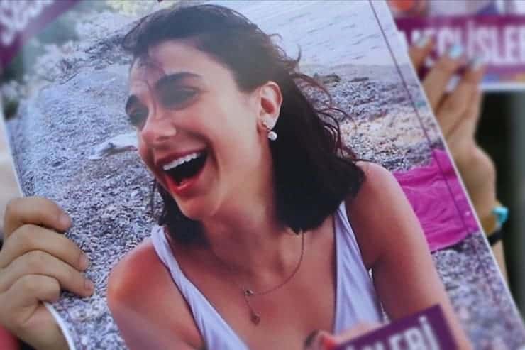 Brutaler Mordfall Pınar Gültekin: Höchststrafe aufgehoben – Kritik an Urteil wächst