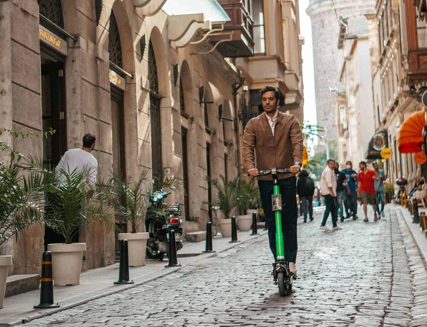 Istanbul reduziert Höchstgeschwindigkeit für E-Scooter