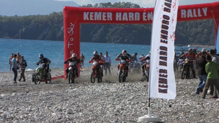 Şahin, Sonne, Strand: Wie ein Düsseldorfer sein Leben in Kemer genießt