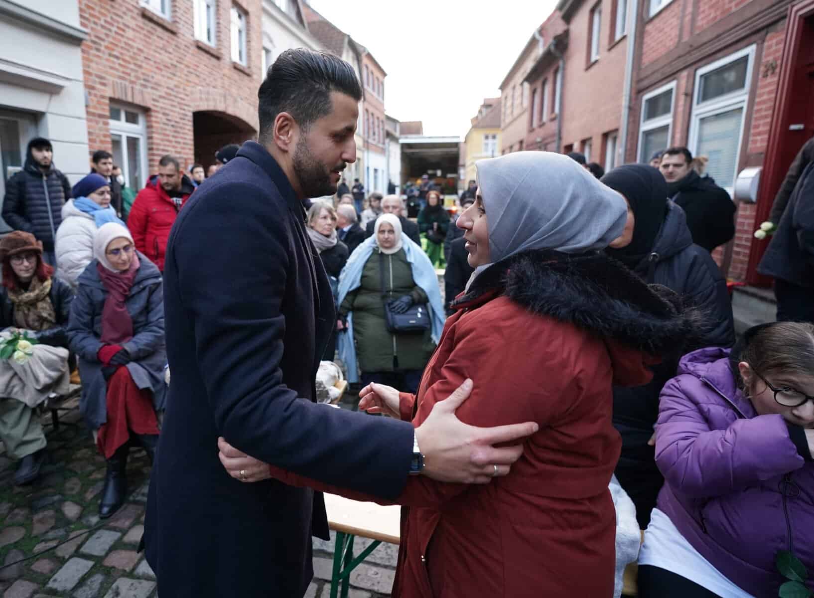 Rassistische Anschläge von Mölln: Türkische Familien klären in Schulen auf