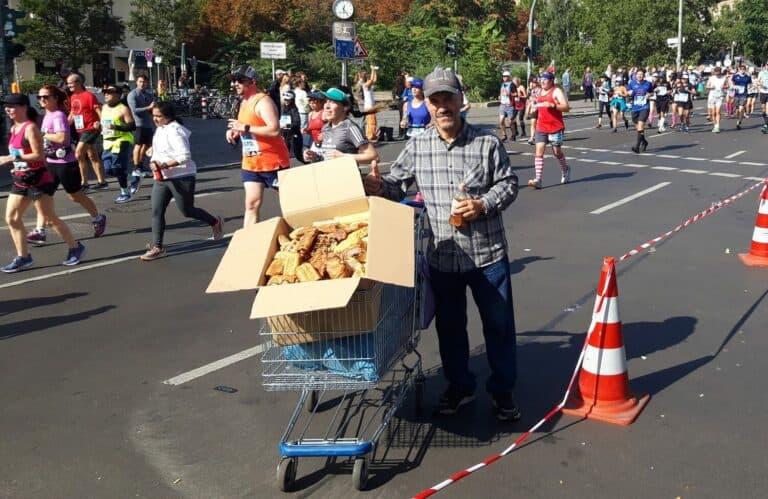 Der Brot-Opa vom Hermannplatz: Ein Berliner Alltagsheld