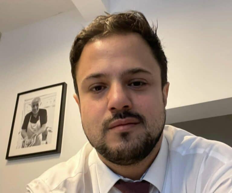 Von der Dönerbude zur Kanzlei: Sohn wird Anwalt und übernimmt Papas Laden