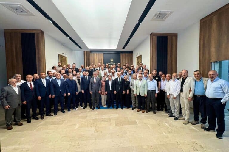 Ausschreitungen in der Türkei: Hunderte Festnahmen nach Angriffen auf Syrer