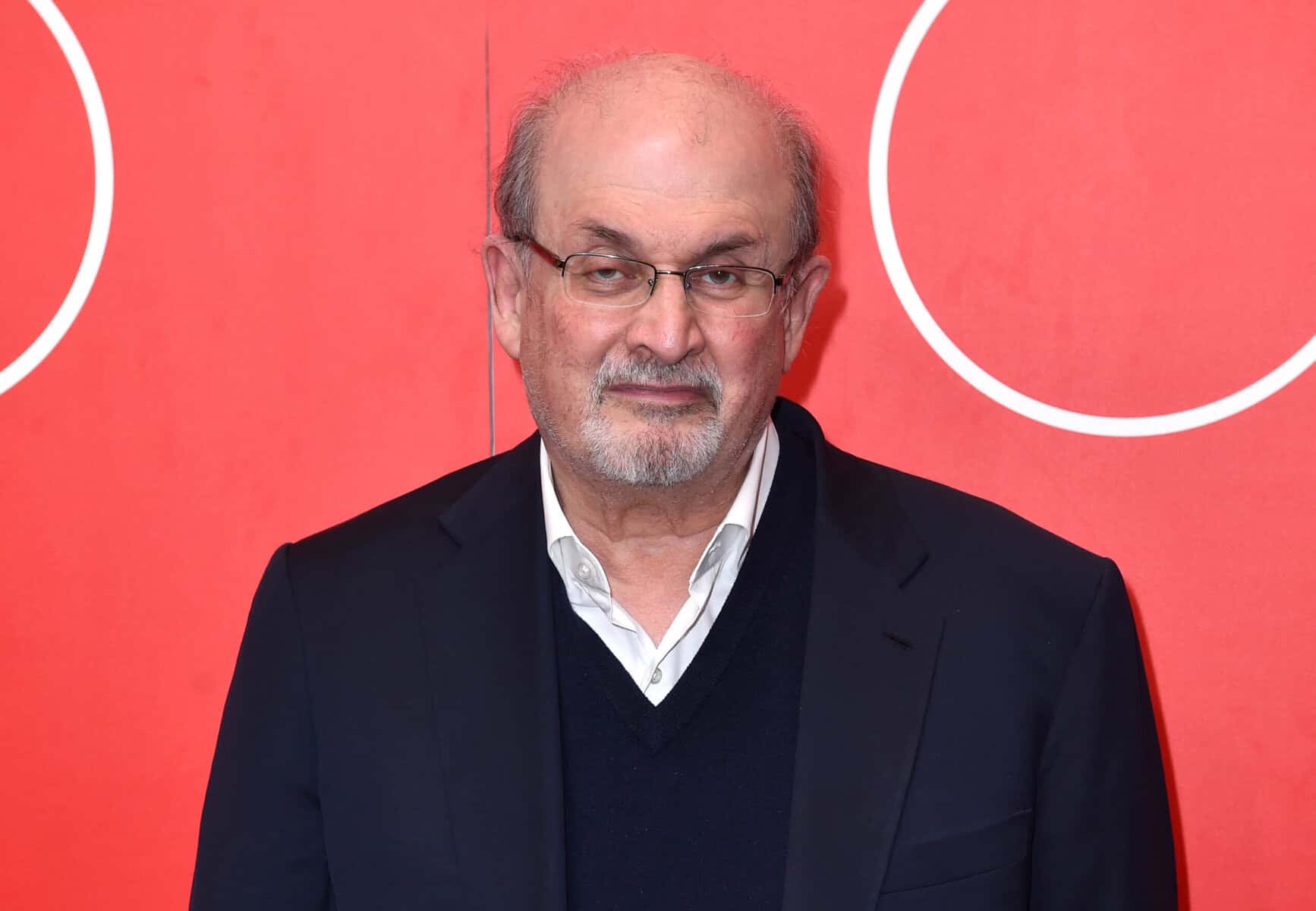 Rushdie auf dem Weg der Besserung – Verdächtiger äußert sich erstmals