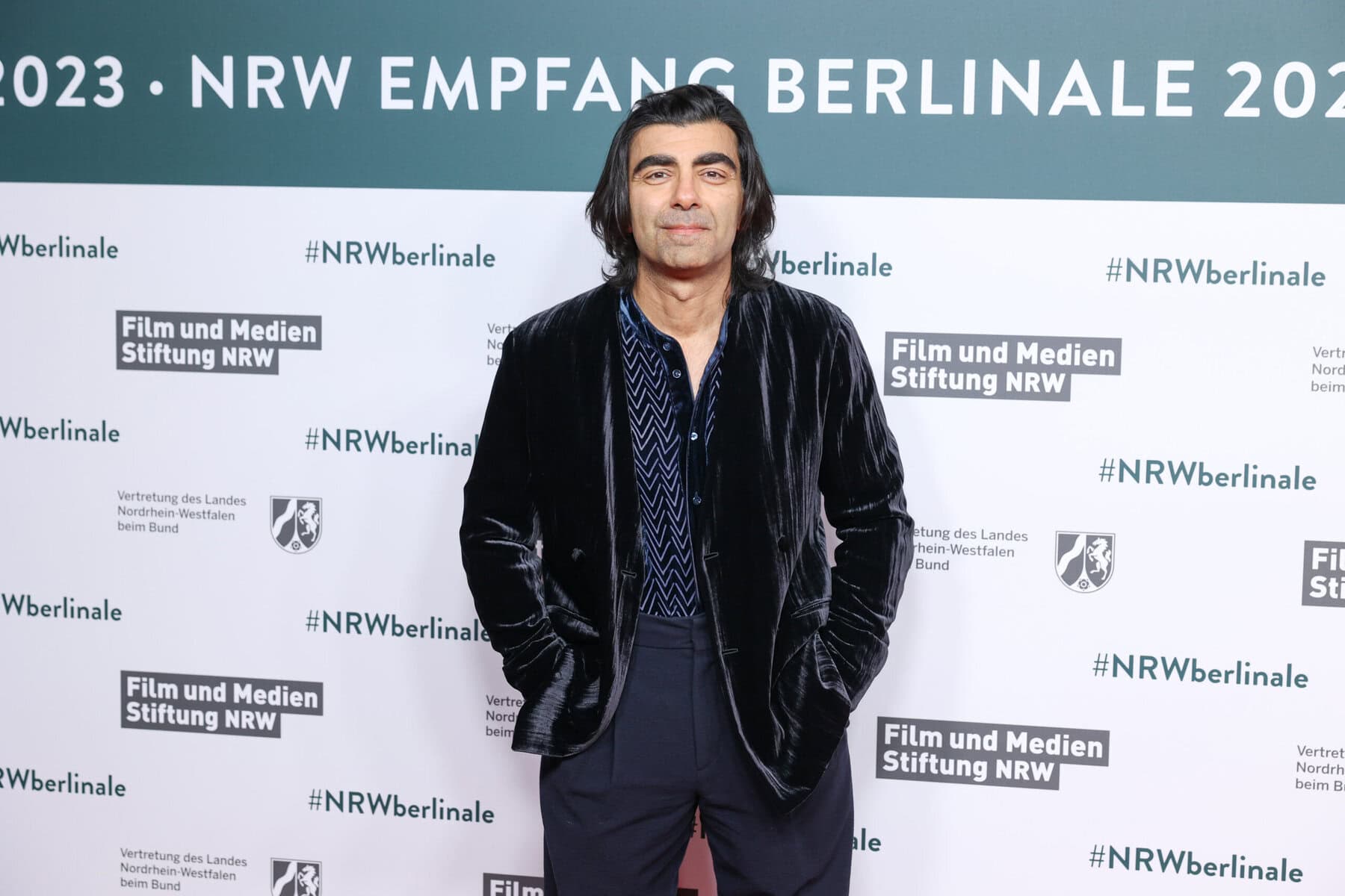 Filmschaffende wie Fatih Akın fordern offene Grenzen in Erdbebenregion