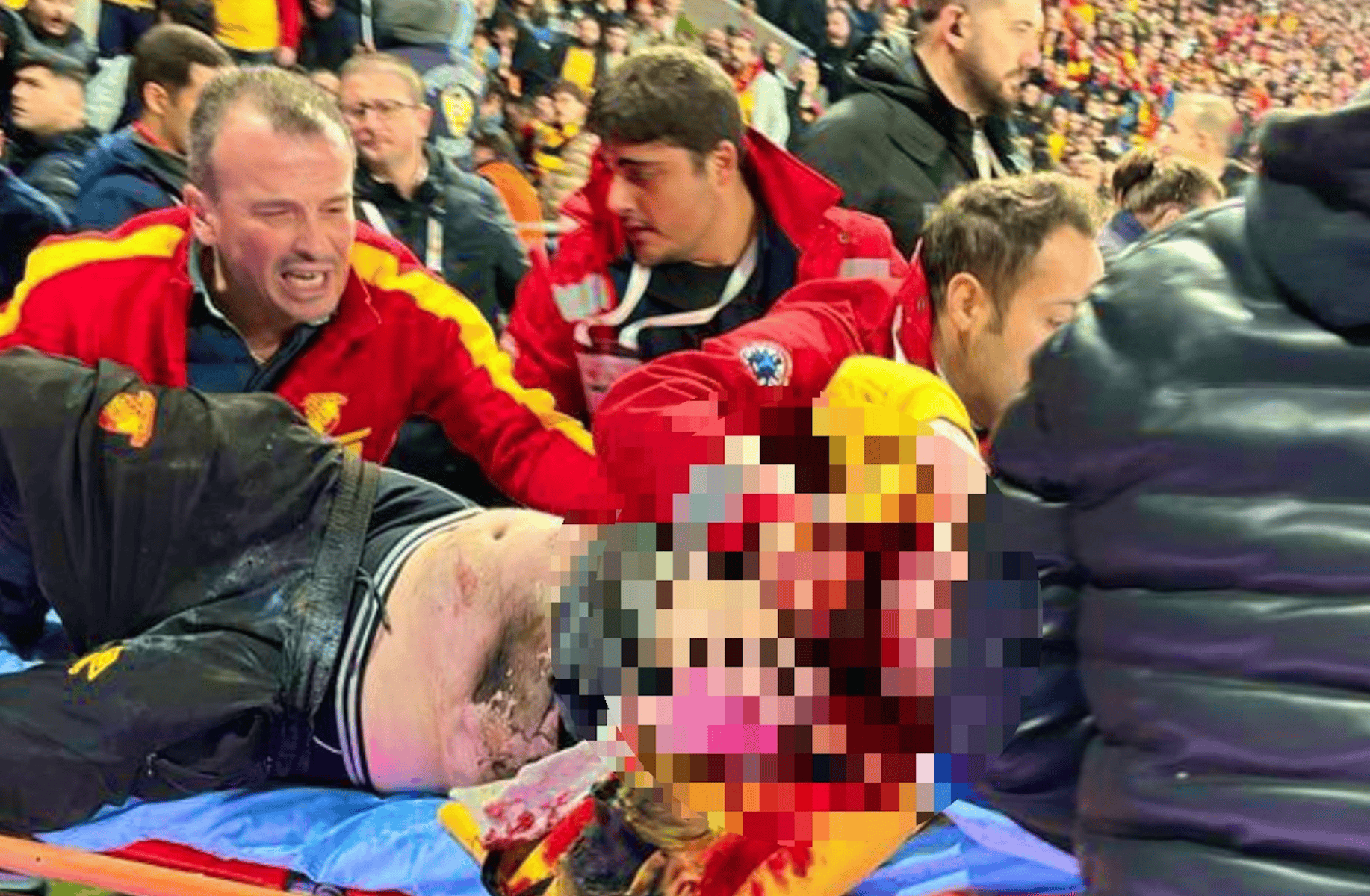 Derby in Izmir eskaliert: „Fan“ greift Keeper mit Eckfahne an