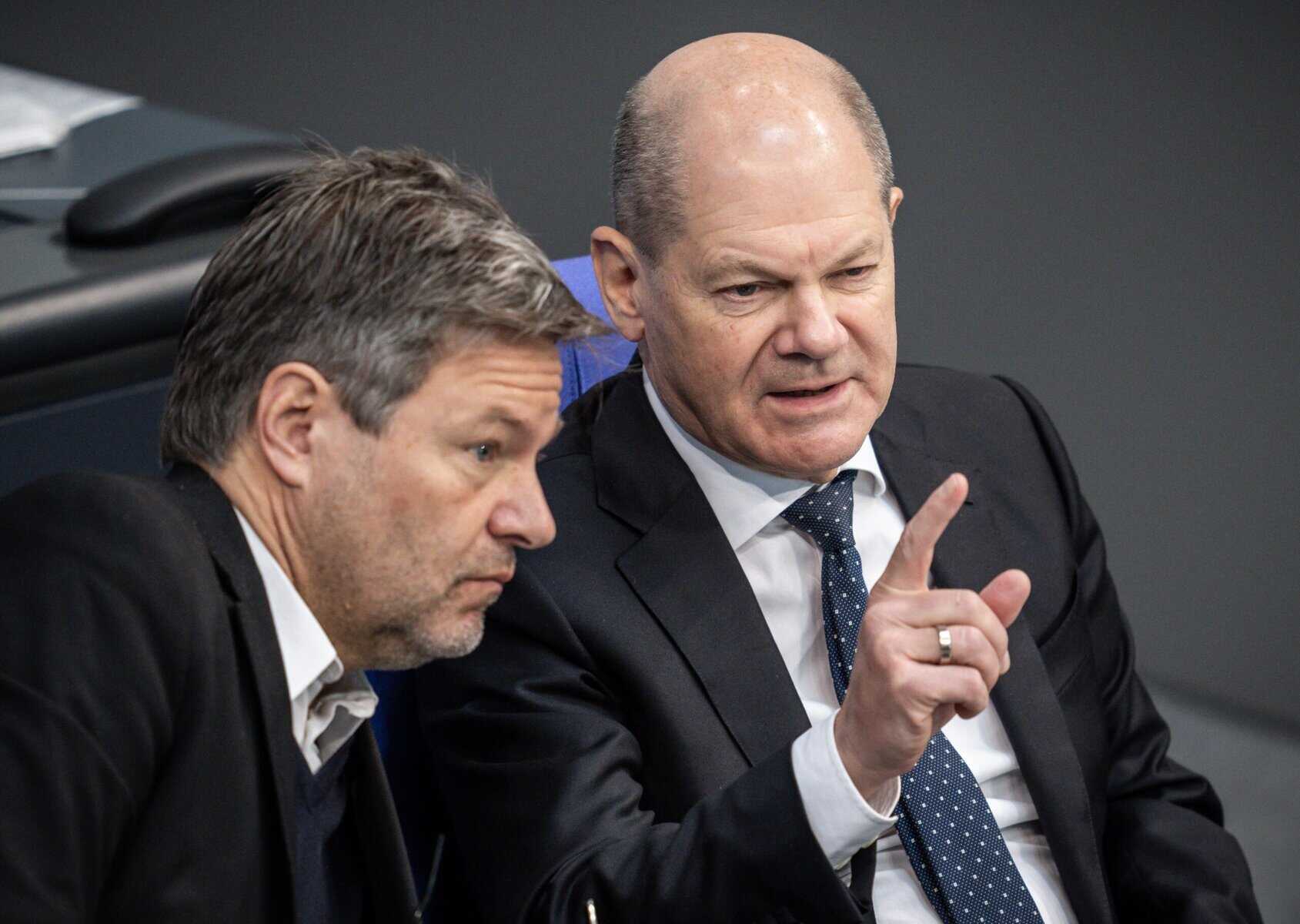 Dürfen sich Schüler bald nicht mehr per Zeigefinger melden?