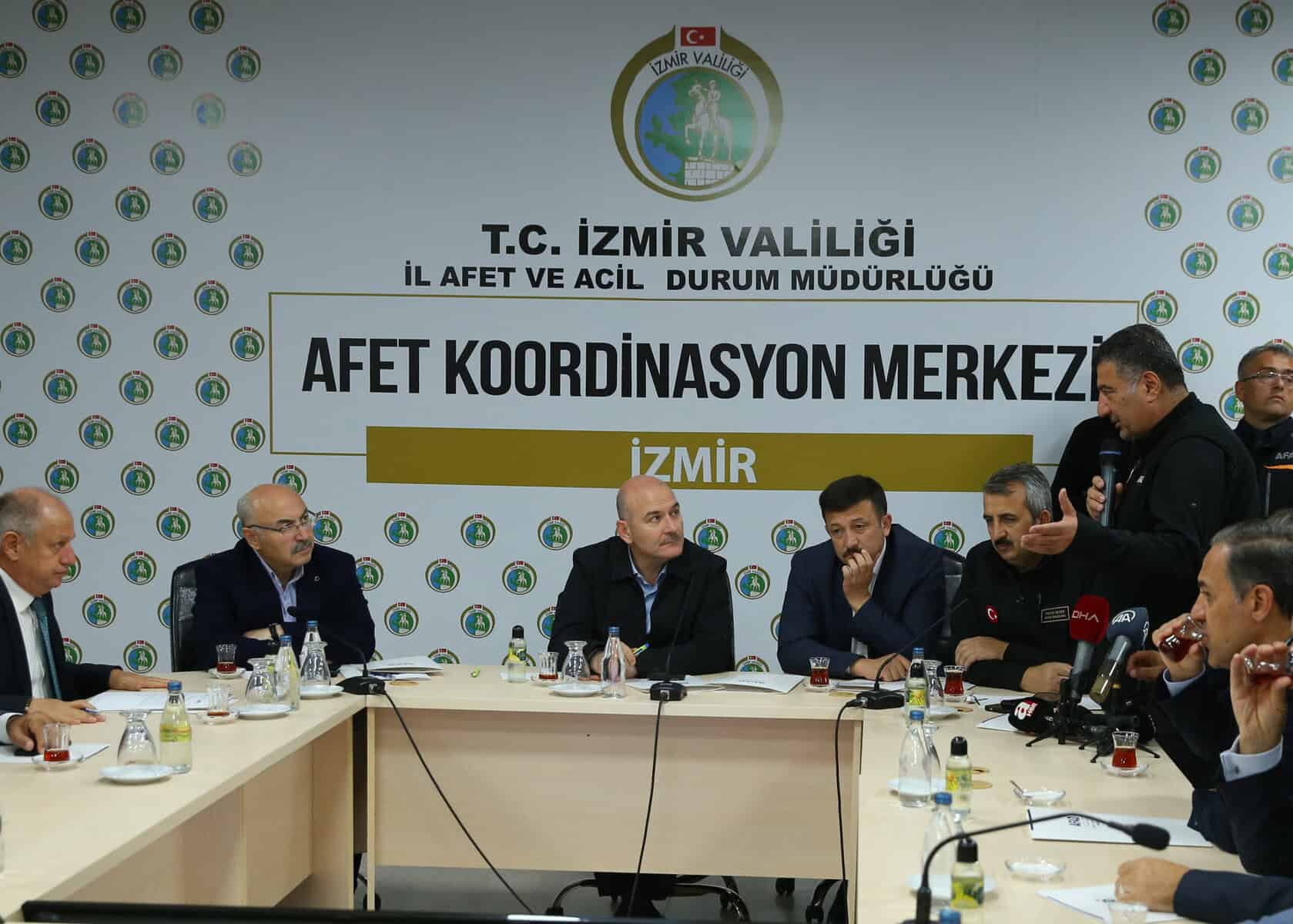 Erdbeben in Izmir: Panischer Student springt in den Tod